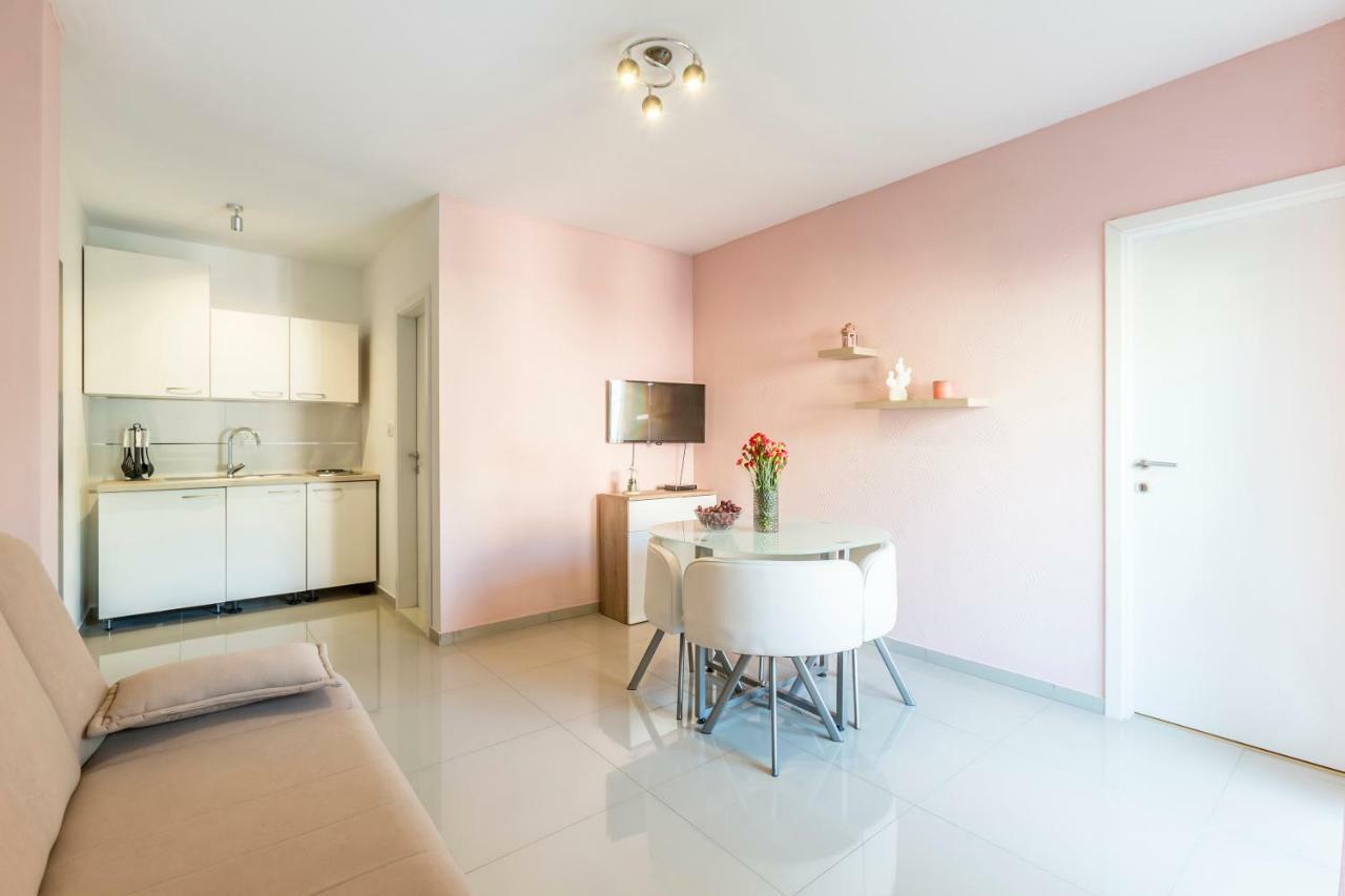 Apartments Karlo Podstrana Room photo