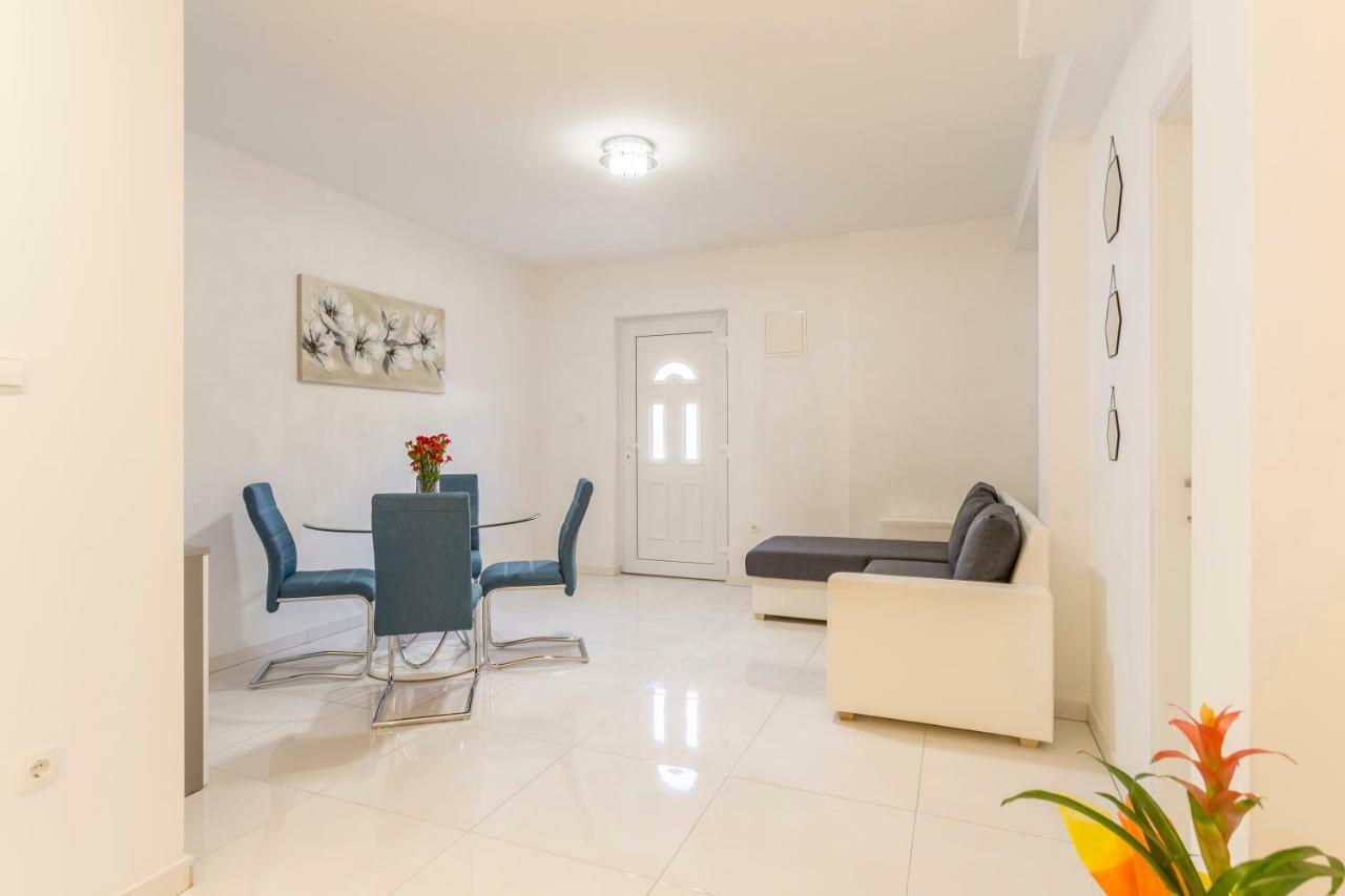 Apartments Karlo Podstrana Exterior photo